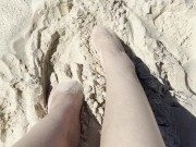 Sandy beach feet 😘🥰
