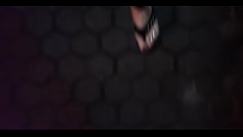 sexi shemale caminando en tacones