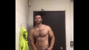 Musculoso gostoso no quarto