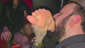 foot fetish session with professional fetishist at the swing club - real footage