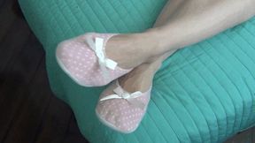M pink ballet flats B