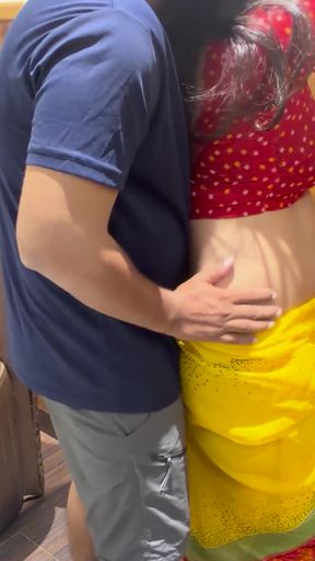 Alisha Ko Saaree Pehanta Dekh Devar Ka Mann Dola.. Aur Phir Usne Apna Lund Khola   Clip 1
