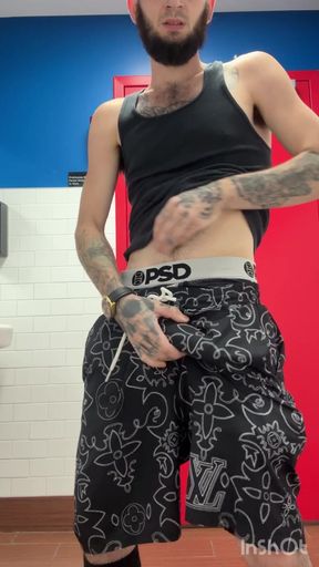 Didn't order pizza, but used their bathroom.
