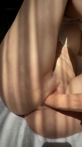 Slim solo babe exposes her VIP body for free on OnlyFans