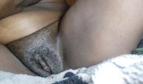 Big clit and pussy experience,a black queen playing with her pussy