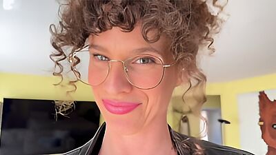 Stepmom Tells Me a Secret