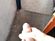 El Guarro Se Saca La Polla En El Ascensor,Sube Al Camarote Vecinal,Se Corre Espiando Una Ventana👀🧐