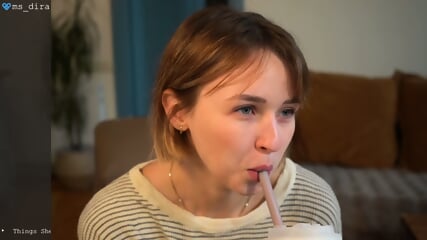 Teen gymnast's flexible legs spread wide for deep creampie