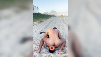 big dick 10 inches fucking the bottom in public beach