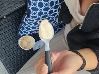 Glace à la bite fraiche finition grosse éjaculation