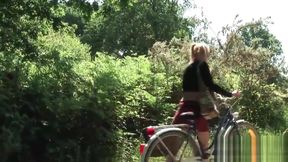 Etudiante blonde salope aux gros seins sodomisee et DP grave