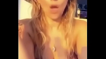 Aracely Ar&aacute_mbula presumiendo su lindo cuerpo