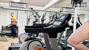 Ped&iacute_ un FAVOR ANAL EN EL.GYM Lo provoqu&eacute_ y me foll&oacute_ en el gym.Sexo arriesgado, casi nos descubren