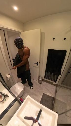 I love bussin a nut to my own content 💦