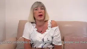 Spanish temptress licks pussy and cums