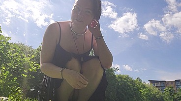 Enjoying this glorious sunny weather and the breeze on my cunt ️?
