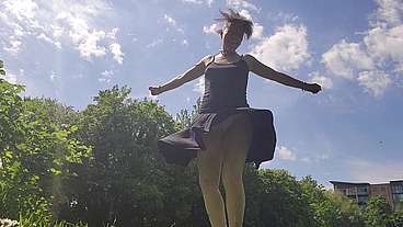 Enjoying this glorious sunny weather and the breeze on my cunt ️?