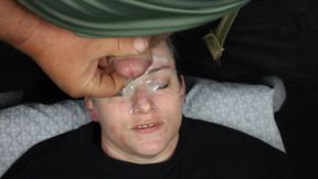 Amateur babe takes huge cum loads on her face