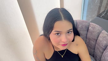&iexcl_&iexcl_BUSCO DINERO FACIL!! Joven latino contrata a chica para cogerla duro y resulta siendo su hermanastra la puta.