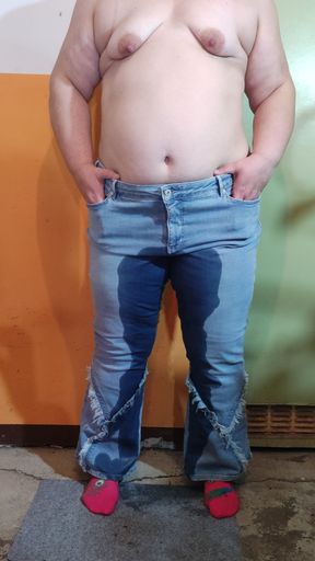 Desperate bbw MILF locked in the basement pees in blue jeans