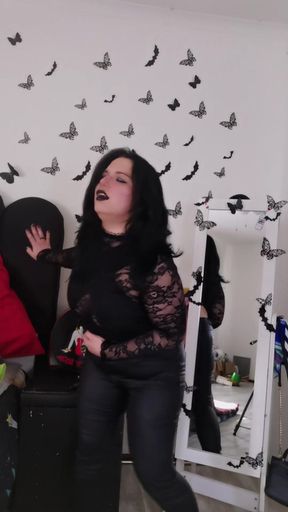 Hellslilsnack's TikTok compulsion