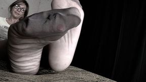 Pantyhose Feet That Stink, 1st