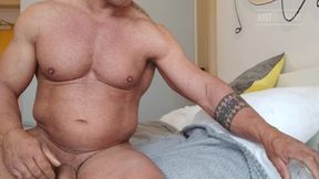 Bodybuilder Get Sucked off. Mr Guru and Dexterxxl Cum Eat