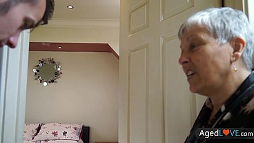 Granny Savana enjoys the hot ride on Sam's young cock AGEDLOVE