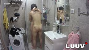 LUUV  The webcam couple shares their real amateur shower routine for their reality show