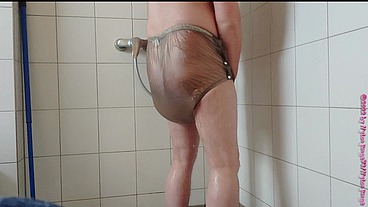 Inkontinenz-Test von Nylonjunge 3 ** Gummihose **
