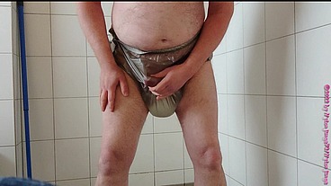 Inkontinenz-Test von Nylonjunge 3 ** Gummihose **