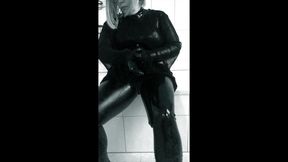 Peeress Dahlia - Squeaking Shiny Latex