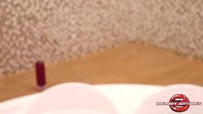 loiraca melody antunes gozando muito dentro da banheira do motel!