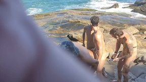 fizemos uma suruba bareback na praia de abrico, marc ferri, renbri carioca, pigboy, ander hard e amigos