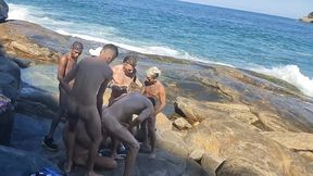 fizemos uma suruba bareback na praia de abrico, marc ferri, renbri carioca, pigboy, ander hard e amigos