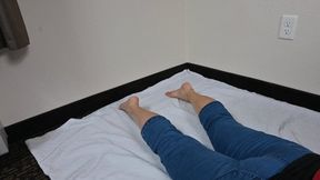 Venus tries light ballbusting in the pose (4k)