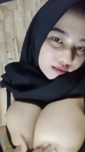 Horny Natural Big Breast Hijab Masturbates Until Wet