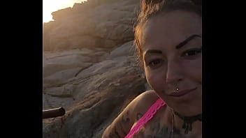 Une partie de p&ecirc_che s annonc&eacute_ ! Un show au bord de la mer humm quelle bonne ...