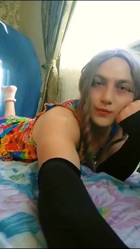 Twerking Big White Ass Crossdresser Sissy Amateur Gay.