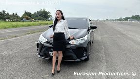 338 B - Angel revving Vios in heels with pedal cam