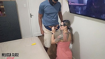 Concertou minha televisão e me deu leite na cara (vídeo completo)