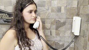 me follo al empleado del hotel cuando le pido ayuda