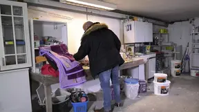 Onschuldige brunette MILF krijgt een enorme lul