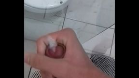 novinho dotado gozando gostoso