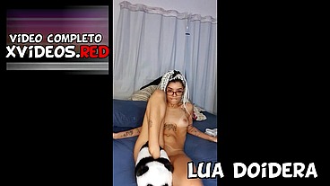 Lua Doidera brincando sozinha em casa ate gozar com brinquedinho novo