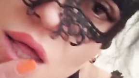 Amateur stepmom starts to rub her muff but still she's covering her face not to be recognized.