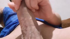 e se eu te fizesse uma chamada de video e sem dizer nada ja batendo uma e prestes a gozar, te mostro o leite saindo do pau e desligo. o que voce faria?? atende ou desliga? video conpleto