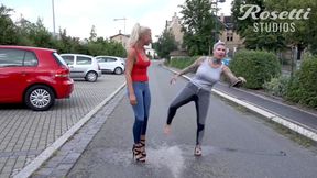 Street Pissing Girls