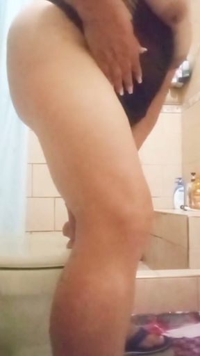In the end I squirted with my huge dildo   Clip 1