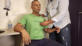 yuri gaucho - paciente com febre do tesao - medico socou pica medicinal na garganta do puto